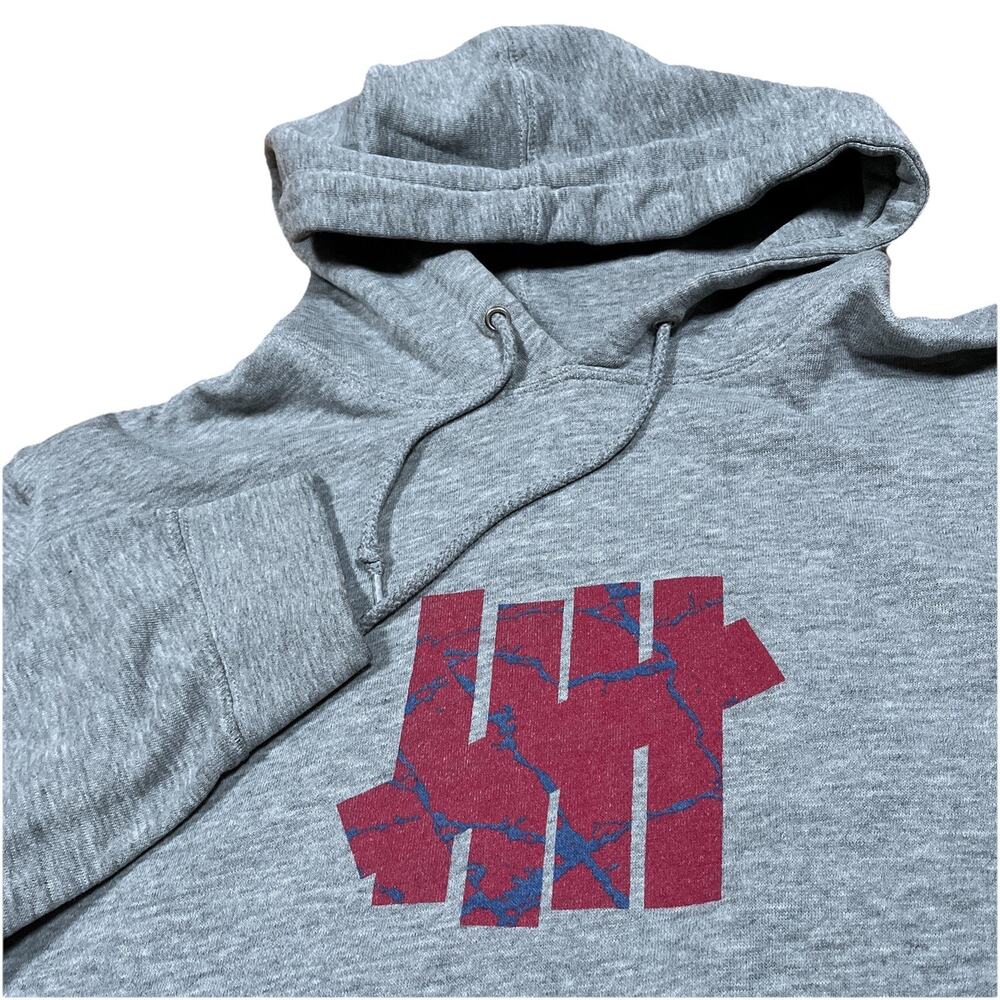 Undefeated Size Large Grey Hoodie Made in USA Logo Streetwear‎ Skater Sweater